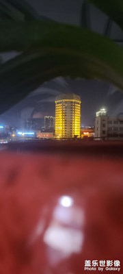 夜也很美，燈火闌珊處，亮