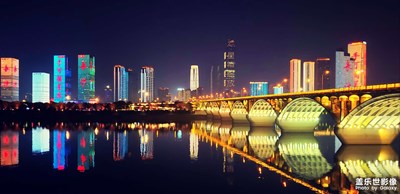【燈火里的山水洲城】