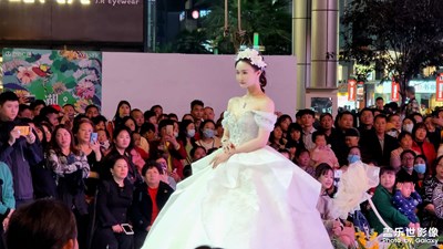 note20U攝像頭下面的重慶美女