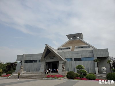 周末去博物院看看