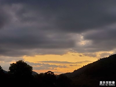 鄉(xiāng)村的晚霞也可以很美