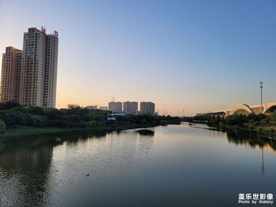 夕陽下的孝感東站