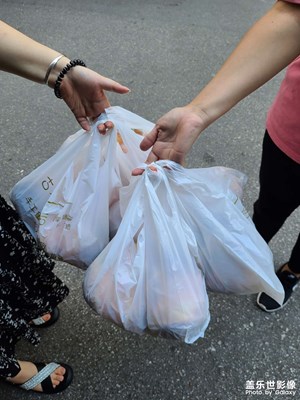 30個菠蘿包。