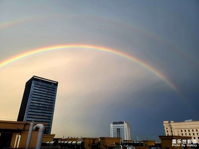 赤橙黃綠青藍紫，誰持彩虹當(dāng)空舞？