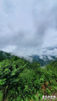 山高路遠(yuǎn)天邊在哪里和海相連