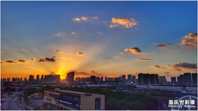 【薄暮縹緲搖輕煙】