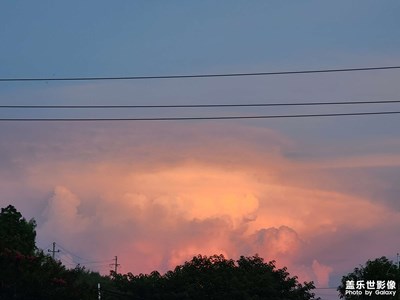 晚霞。