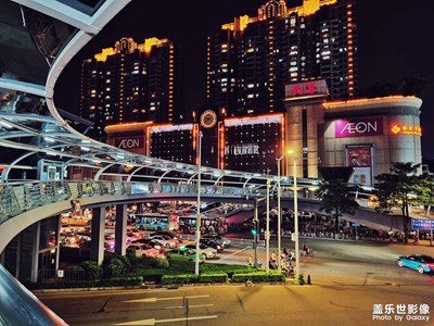 夜色降臨，去街拍