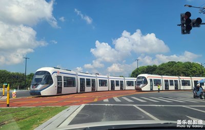 《城市有軌電車》手機拍攝