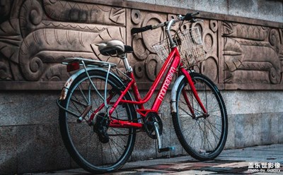 一輛老自行車