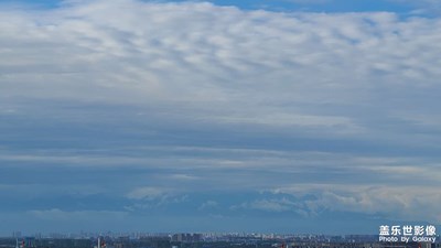 遠(yuǎn)眺四姑娘山…