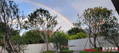 藍(lán)天白云和彩虹