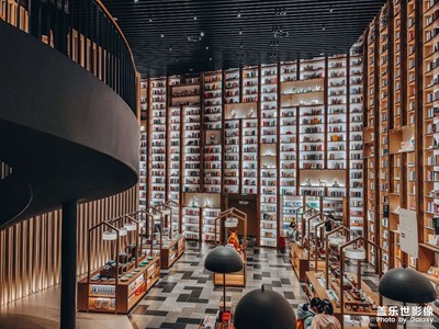 【你好2022】+逛書城