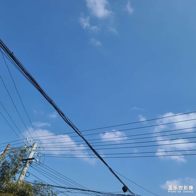 農(nóng)村的天空藍藍的