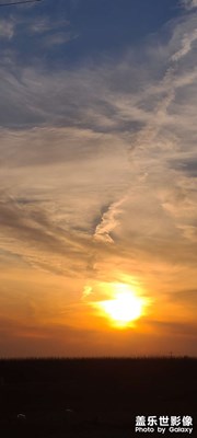學會忘記煙雨與殘陽，拂去表面的浮華，享受內心的知足與安寧