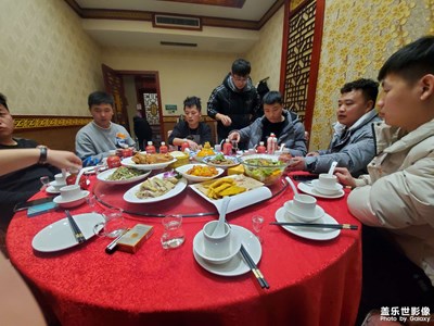 [家鄉(xiāng)年味]同學(xué)聚會(huì)