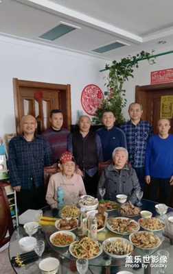 90歲姑奶過生日的照片，