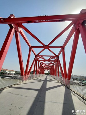 【場景小拍】+岳王大紅人行天橋