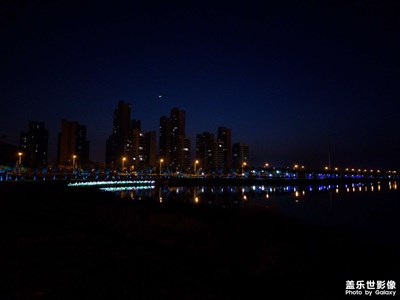 用手機專業(yè)模式拍攝。