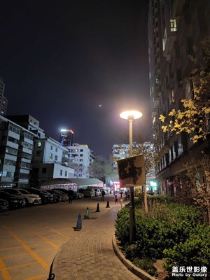路燈和月亮??