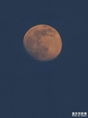 一輪明月當(dāng)空照