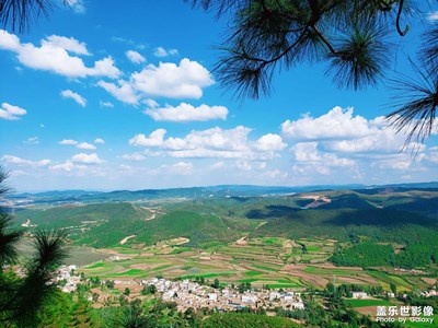 山色秀麗