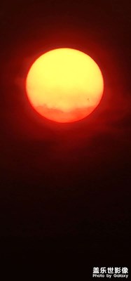 愛意盛在了落日晚風(fēng)里