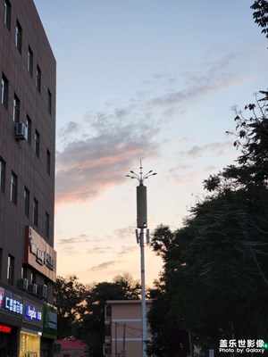 西邊的落霞如夢(mèng)亦如幻