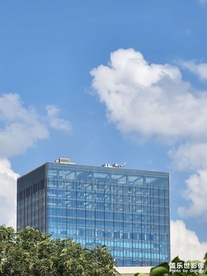 天上蒼云須臾變換