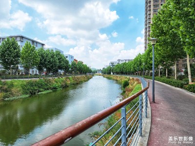 日出之美便在于它脫胎于最深的黑暗