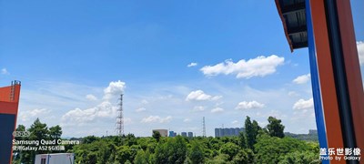 藍藍的天空白云??飄