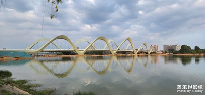 大橋通車前留影！