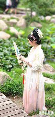 偶遇漢風(fēng)小姐姐，好美，偷拍幾張??