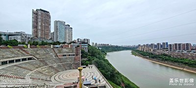 風(fēng)清氣爽，江陽(yáng)登高，一座極具前景的長(zhǎng)江上游酒城！