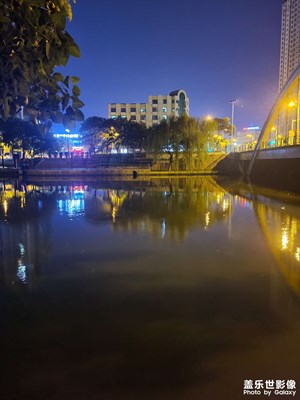 河邊夜景