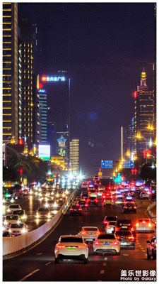 “星城”的夜色 ……