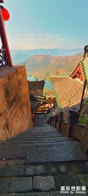 秋天是收獲的季節(jié)，也是冬天的萌芽兒