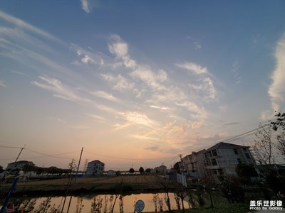 【生活的色彩】+ 秋天云彩的顏色