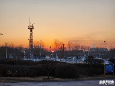 【新年好】+ 新年第一縷晨光和圓月