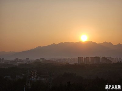 小城日落