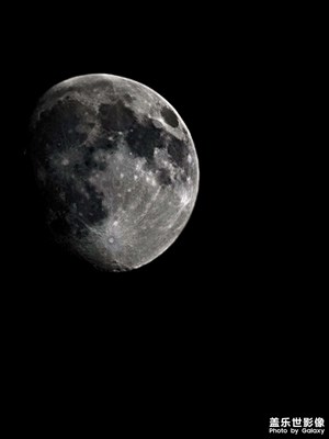 假期的月亮