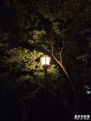 溫暖的燈光，照亮回家的路