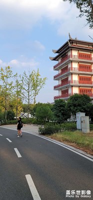 你要悄悄地拔尖，然后驚艷所有人