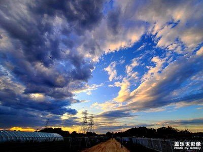 【鏡頭里的夏天】傍晚的云