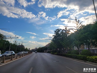 【鏡頭里的夏天】身邊的藍(lán)天