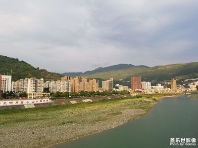 【夏日好時(shí)光】傍晚的嘉陵江