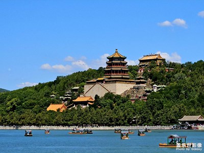 湖光山色遠(yuǎn)近皆宜