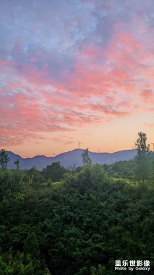 夏天的天空似乎更壯闊