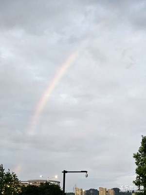 【視覺(jué)盛夏】+ 雨后街邊燒烤