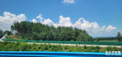 站在屋頂  只對風說